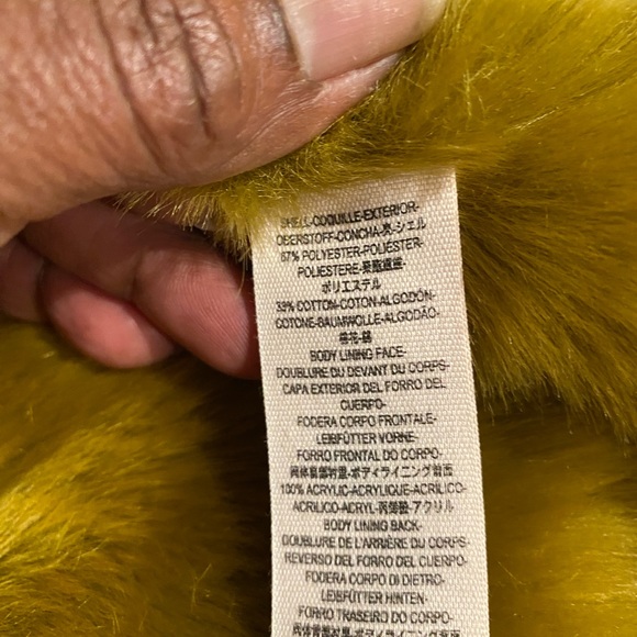 Beautiful Coat - Picture 6 of 7